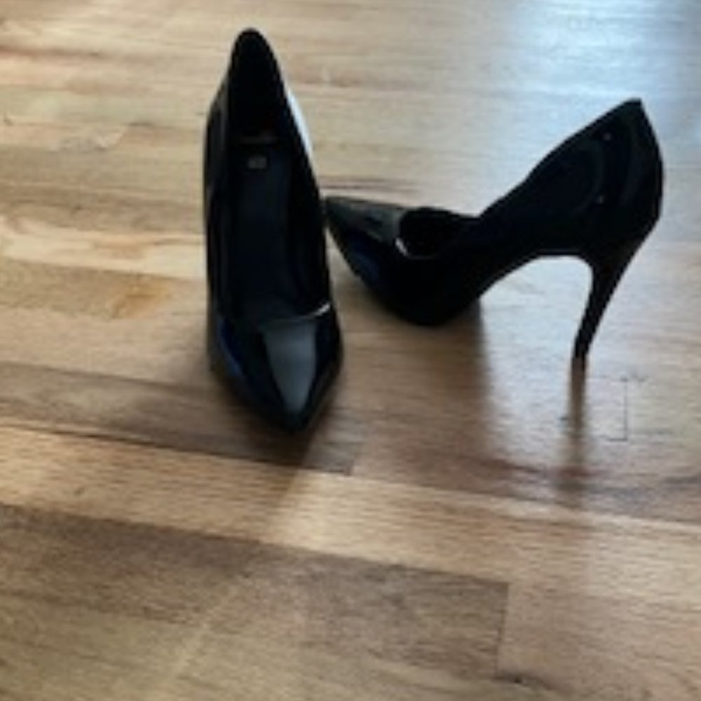 NEW Daniellee Real Leather Black Pump Heels Size 39 or 8.5 - Picture 2 of 3